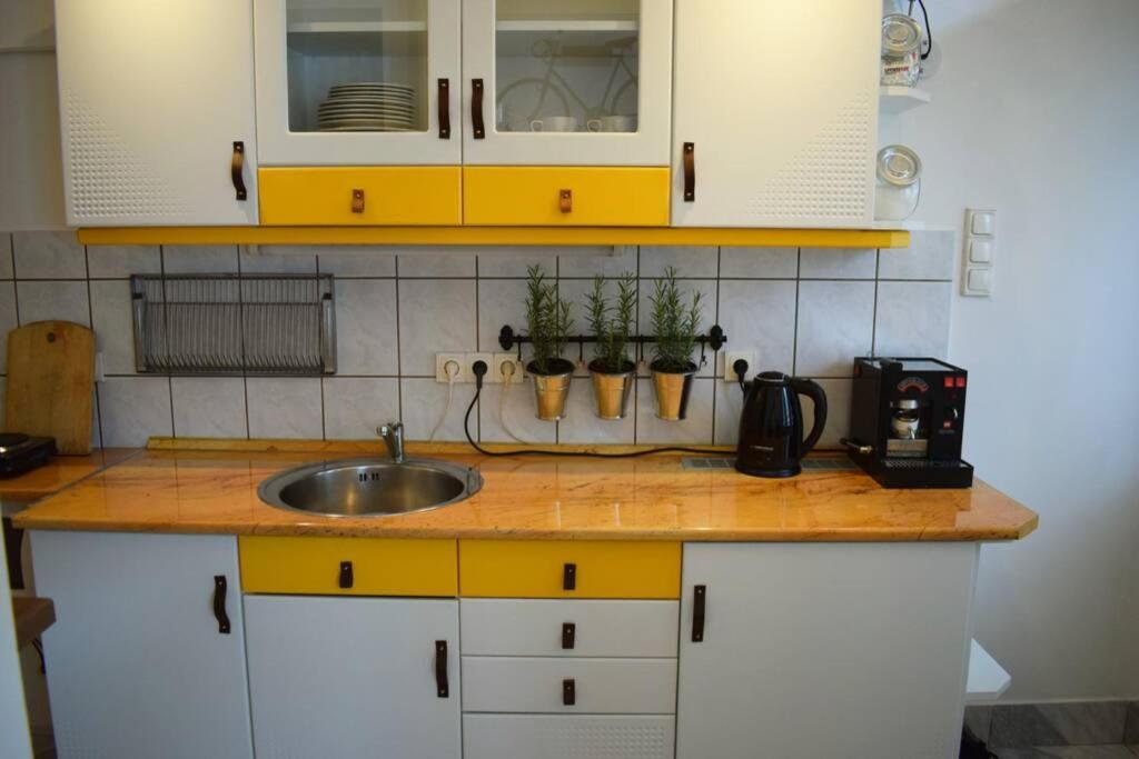 Cosy Apartment Just Next To Parliament Будапеща Екстериор снимка