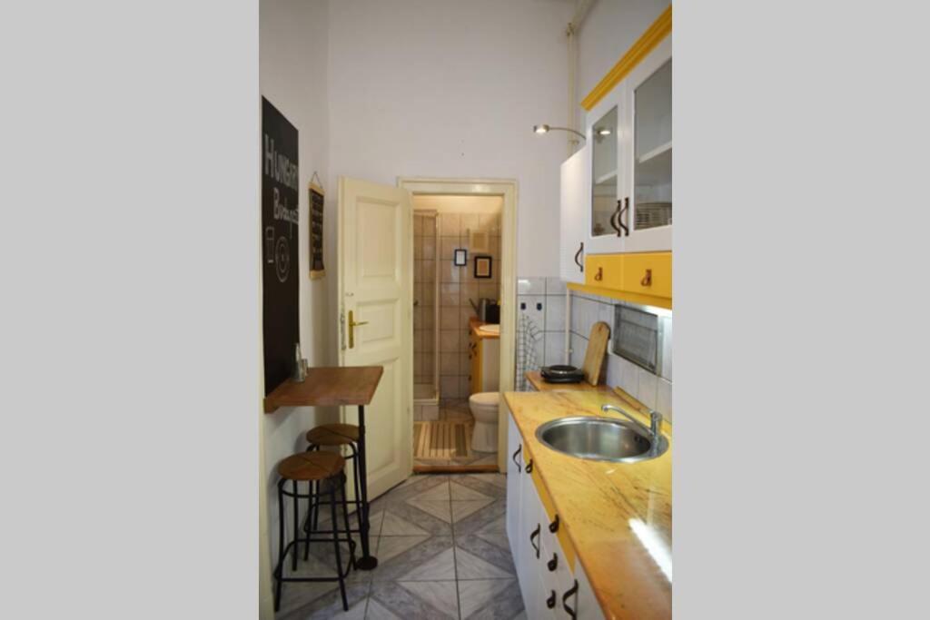 Cosy Apartment Just Next To Parliament Будапеща Екстериор снимка