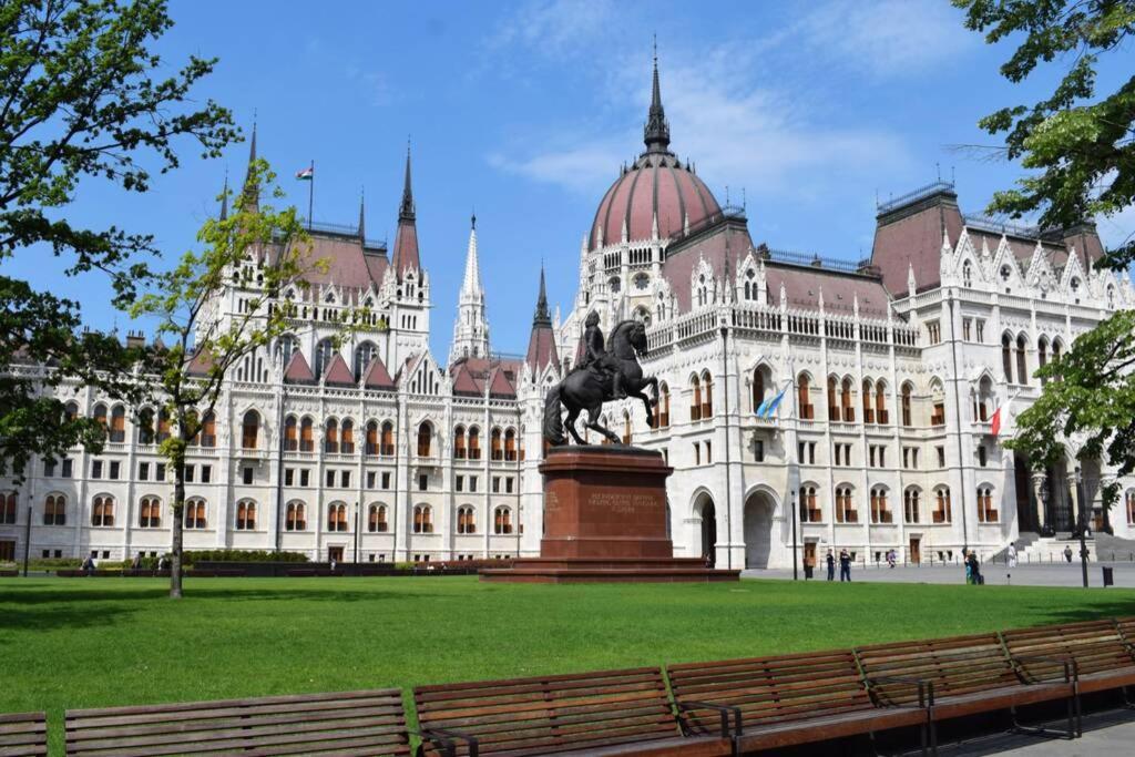 Cosy Apartment Just Next To Parliament Будапеща Екстериор снимка